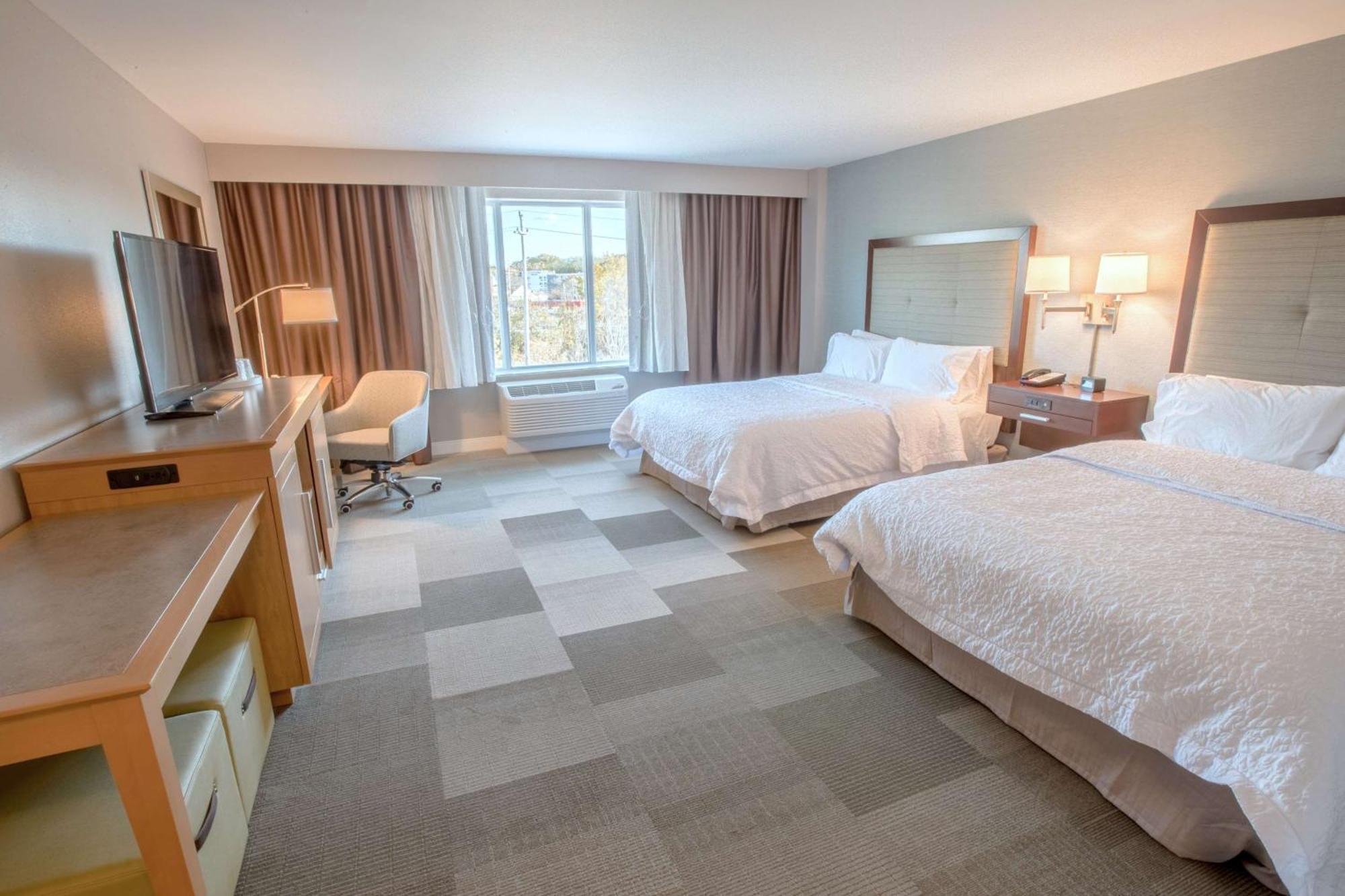 Hampton By Hilton Amesbury, Ma 3*